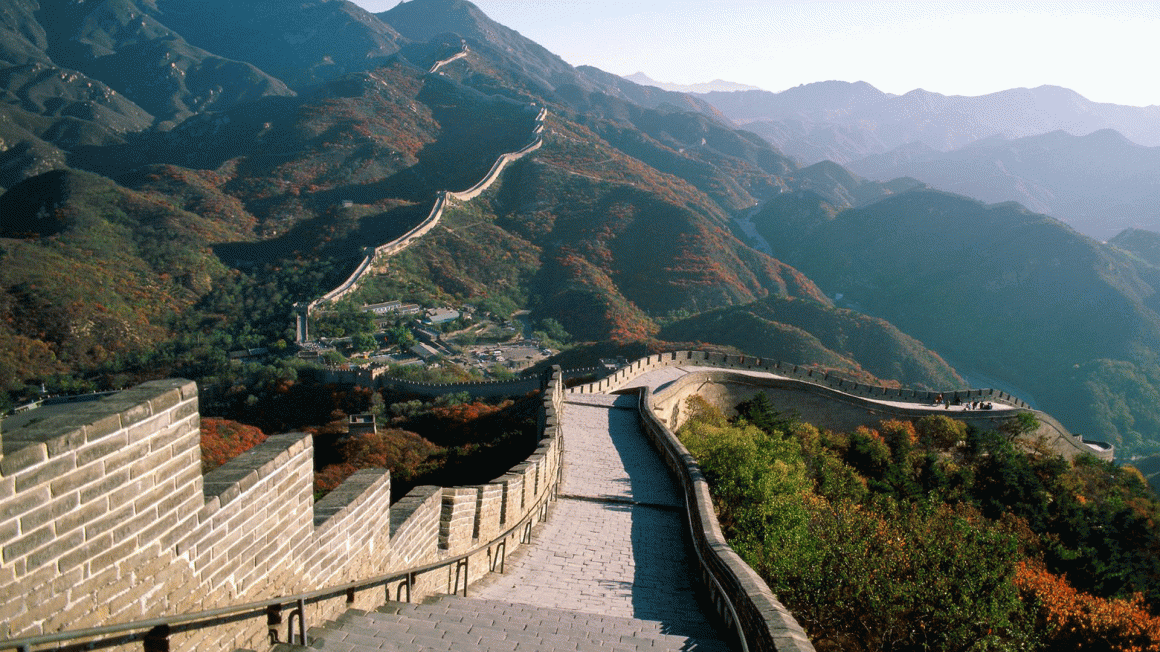 دیوار چین از هم گسسته است.