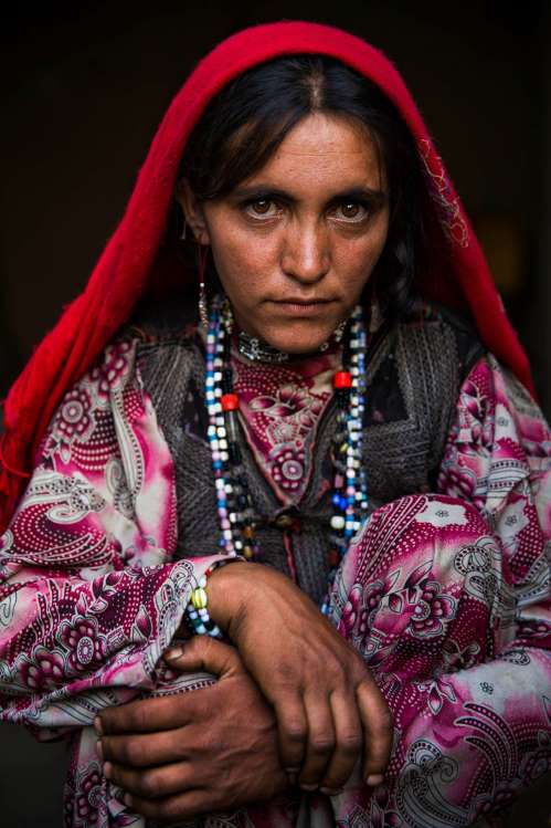 عکاسی پرتره از زنان - افغانستان پوشش محلی
